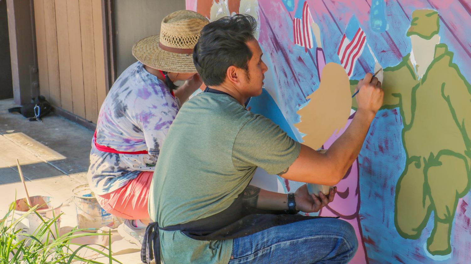 Students+and+faculty+paint+the+Veterans+Mural+by+the+Veterans+Resource+Center+at+Foothill+College