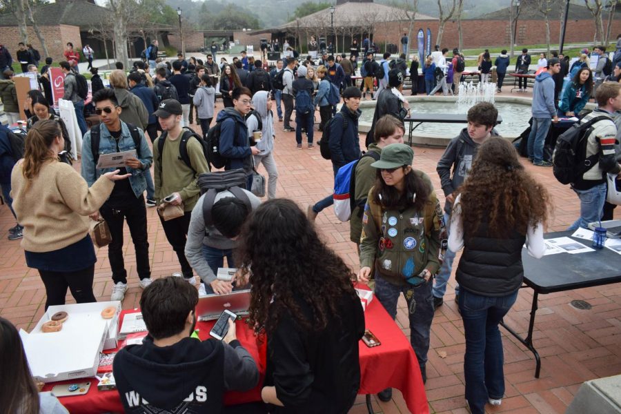 Students Emphasize Peer Support at Winter Quarter Club Days
