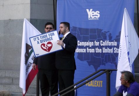 Yes California founder Louis Marinelli addresses a crowd of supporters at a recent rally in Sacramento.