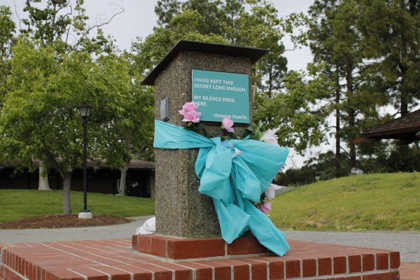 The new Sí Se Puede Plaza plaque honors survivors of sexual abuse.